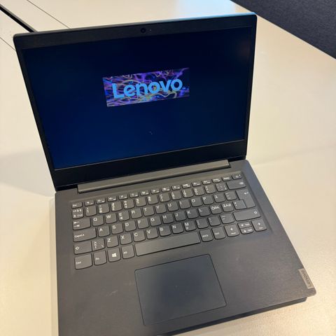 Lenovo V14-IIL 14" skjerm i7 cpu /512/8GB