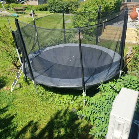 Trampoline