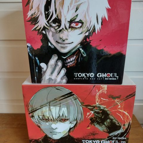 Både Tokyo Ghoul & :re bokssett manga 1500,- + frakt