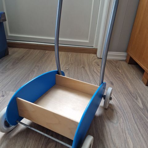 Ikea lære-å-gå-vogn