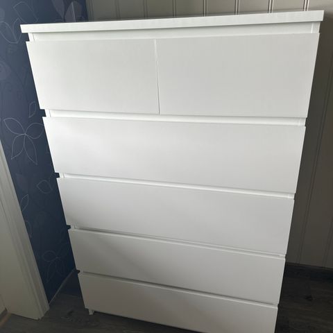 Malm kommode