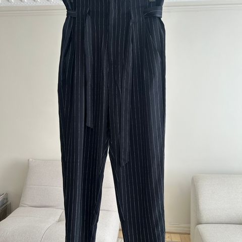 Pinstripe buske med belte i livet | Gina Tricot