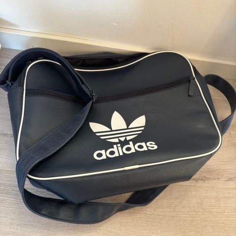 Adidas bag/veske