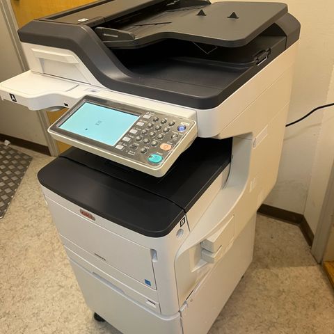 *MÅ SELGES* OKI MC853dn/MC873dn printer + Original bildetrommel og toner