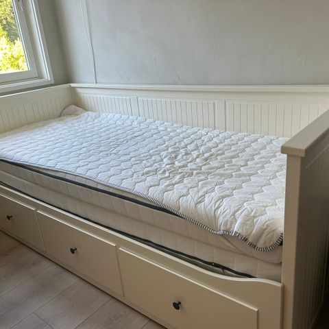 Hemnes seng fra IKEA