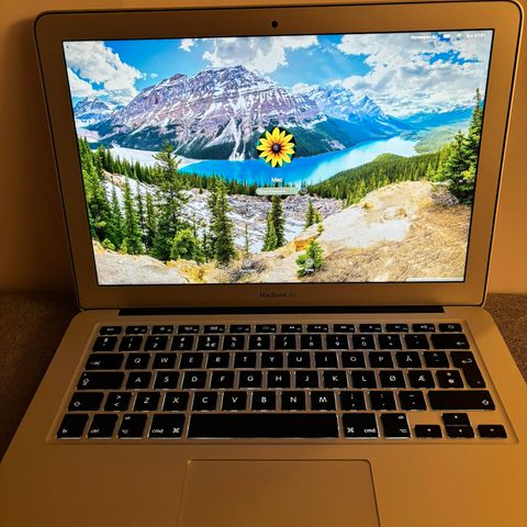 Macbook air 13 (2015) i5 128gb ssd 4gb ram