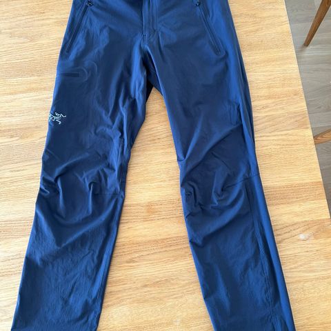 Arc’teryx Gemma tur-/klatrebukse, str. 8, dvs. M