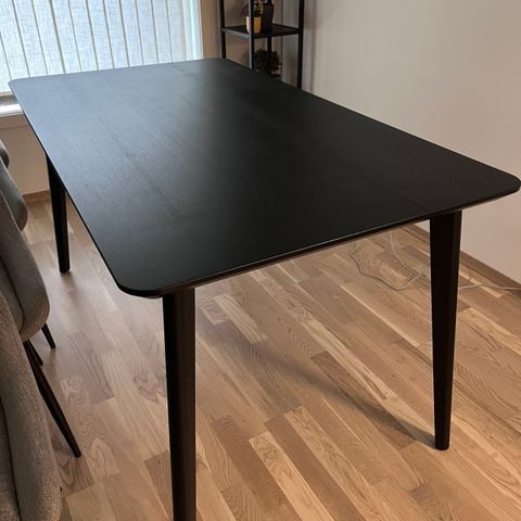 LISABO IKEA spisebord 140x78 pent brukt