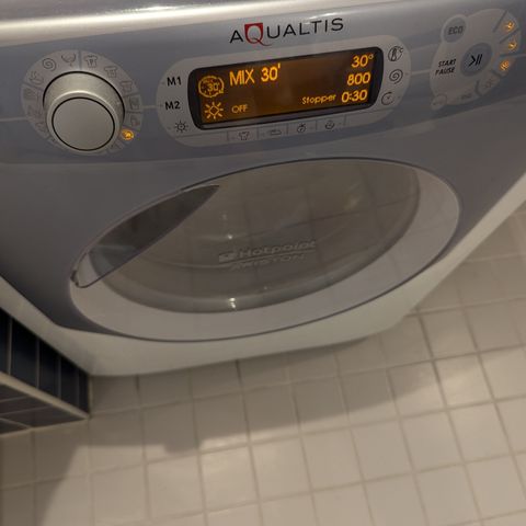 Kombi vask/tørk Hotpoint Aqualtis 9kg