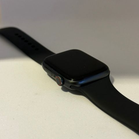 Apple Watch SE 4G/GPS 44mm stellargrå
