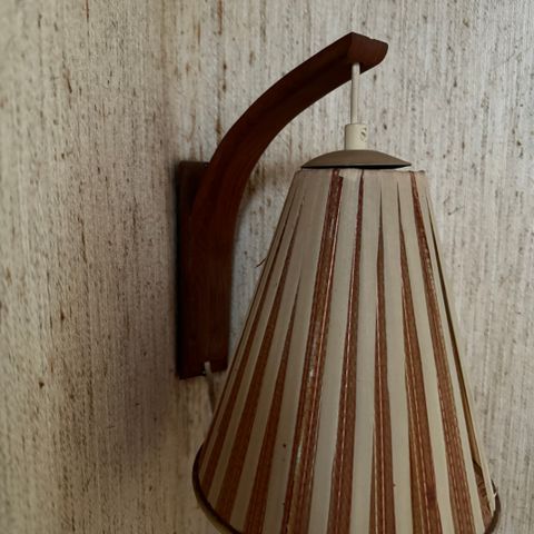 Retro vegg lampe teak