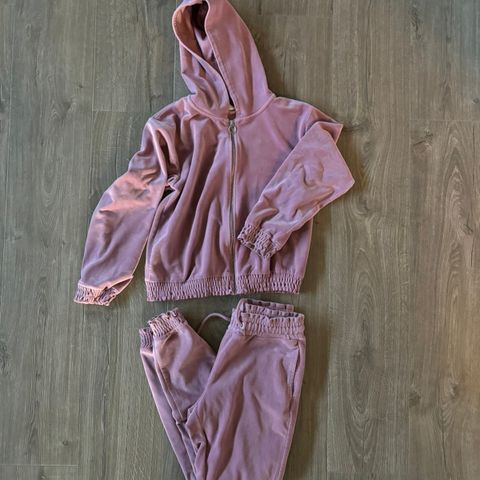 Rosa/lilla jogge/kosedress 10-12 år i velour