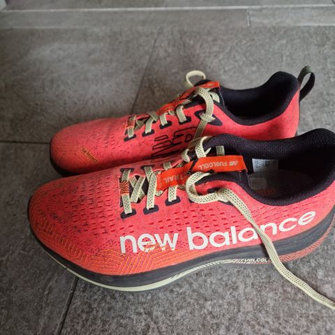 New balance fuelcell supercomp trail str 41