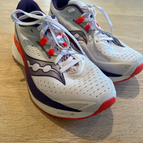 SAUCONY ENDORPHIN