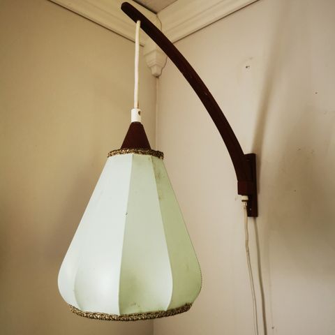Vintage lampe med tivolilampe-skjerm