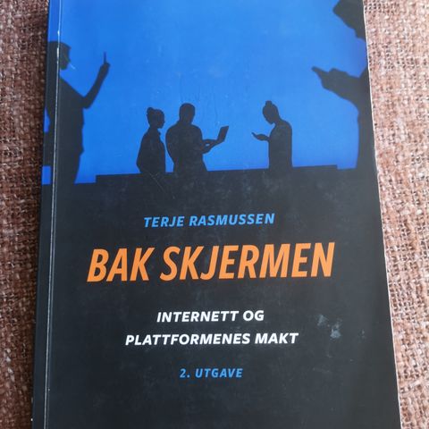 Bak skjermen