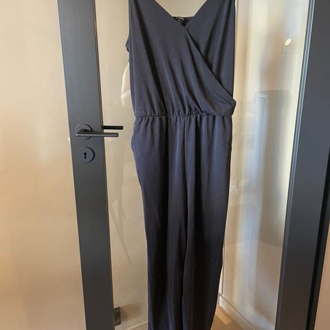 Monki jumpsuit str. S