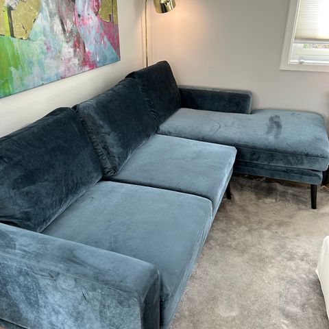 Sofa med sjeselong. Blå velour