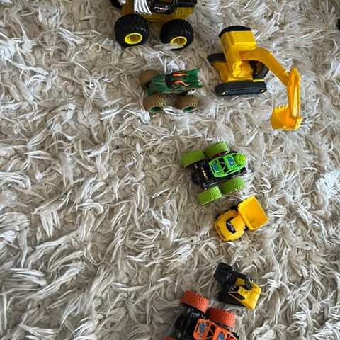 Lekebiler og gravemaskiner