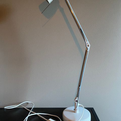 Skrivebordslampe / lampe