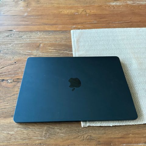 MacBook air m2 13” 256gb