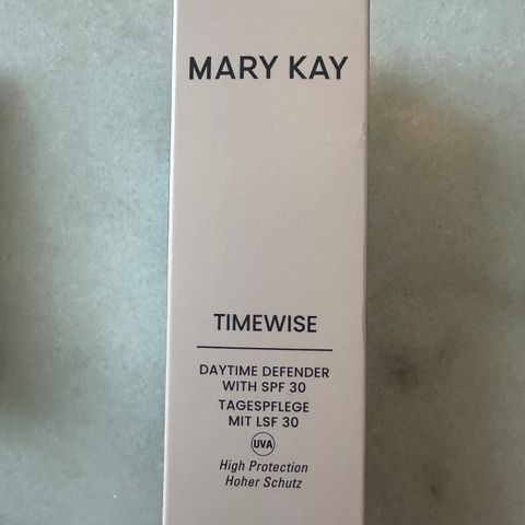 Mary Kay Timewise daytime defender