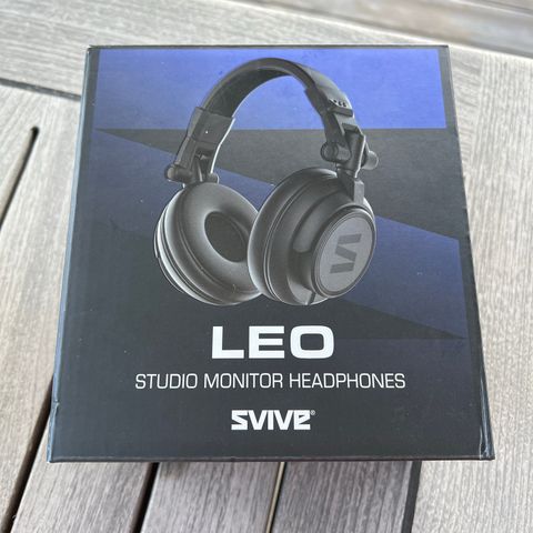 LEO Studio Monitor Headphones