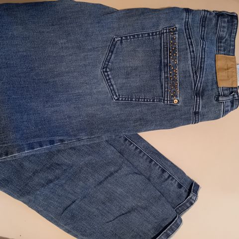 Jeans selges. Str l/ 32