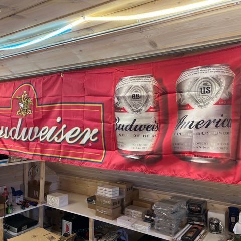 Budweiser Banner Dekor Flagg For Vegg 55 X 235 cm. Bar, Garasje, Man Cave