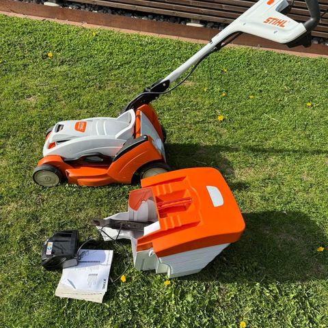 Batteridrevet gressklipper STIHL RMA 339 C - 37 cm - Bioklipp sett