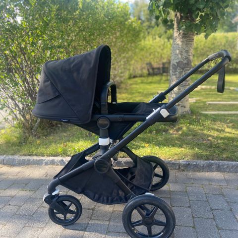 Bugaboo Fox 3, all Black, komplett vogn