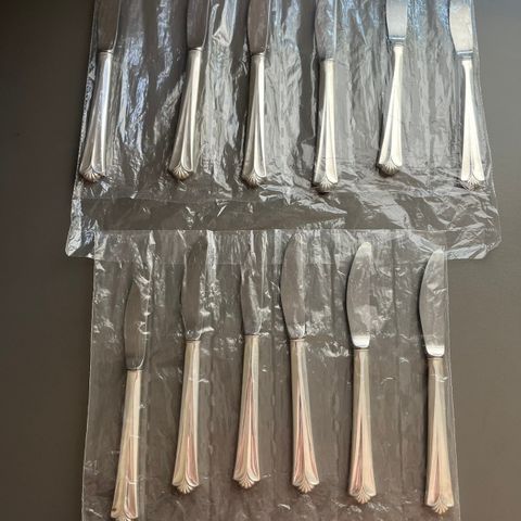 12 stk Sølvkniver «Rådhus med vifte»