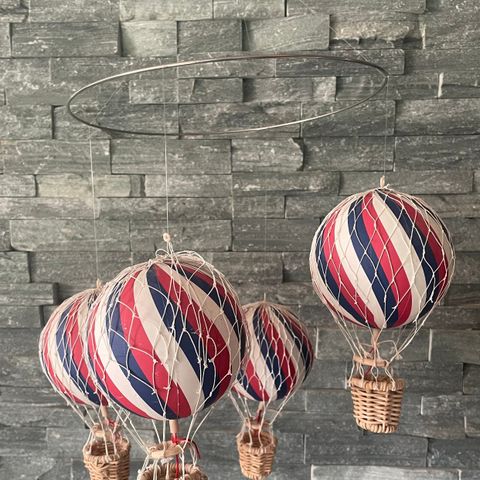 Svevende luftballonger, URO fra Sprell