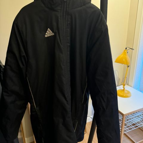 Foret Adidas  jakke str 152 (11/12år) selges - Kr 200