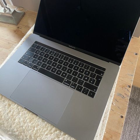 MacBook Pro 15” - 2018