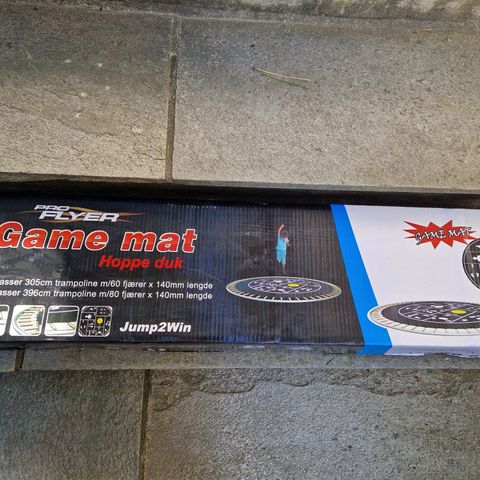 Ny Proflyer hoppeduk/game mat til trampoline selges kr 250.