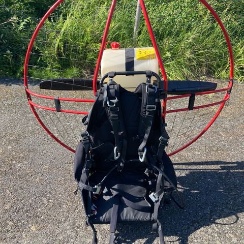 Paramotor + vinge + reserve