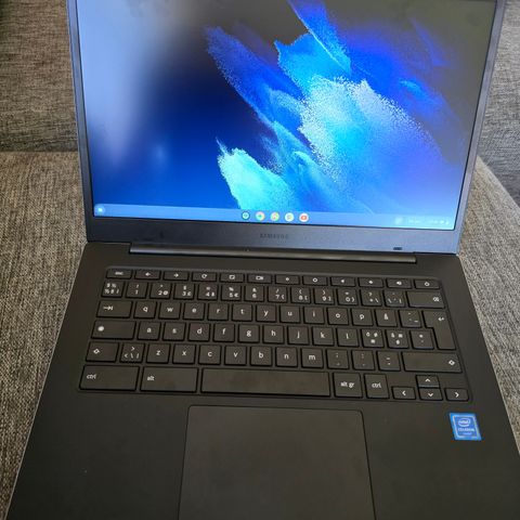 Samsung galaxy chromebook go 14"