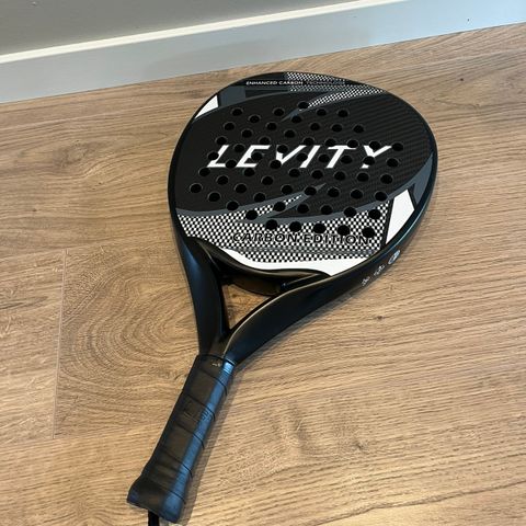 Levity padel racket