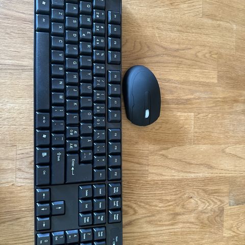 Tastatur og mus trådløst
