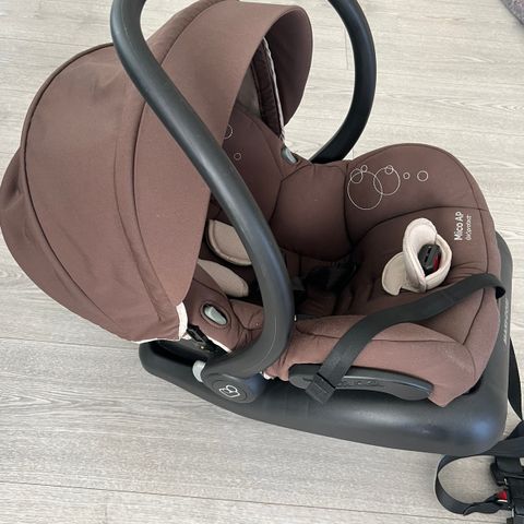 Nyvasket MaxiCosi bilstol for baby