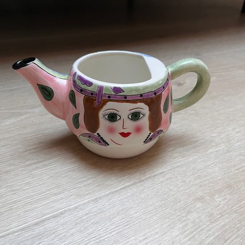 Eldre liten kaffekanne / mugge / potte