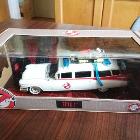 Modellbil ecto-1