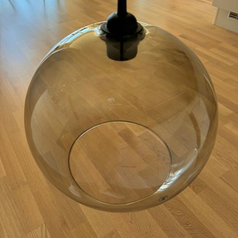Glasskuppel/pendellampe fra Ikea selges