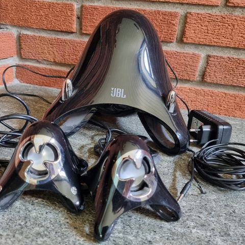 JBL Creature III høyttalersystem