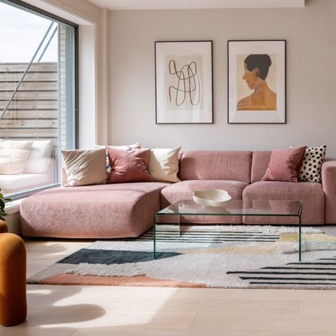 Otello rosa sofa 3,5 seter – god som ny