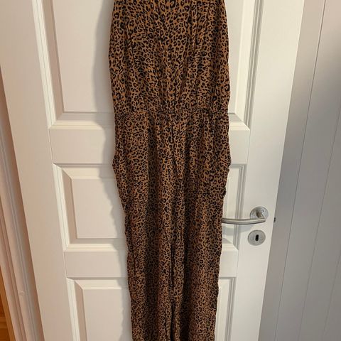 Leopard jumpsuit fra HM