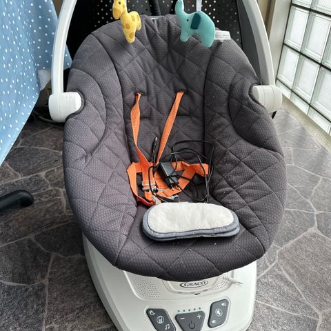 Elektrisk vippestol til baby selges rimelig