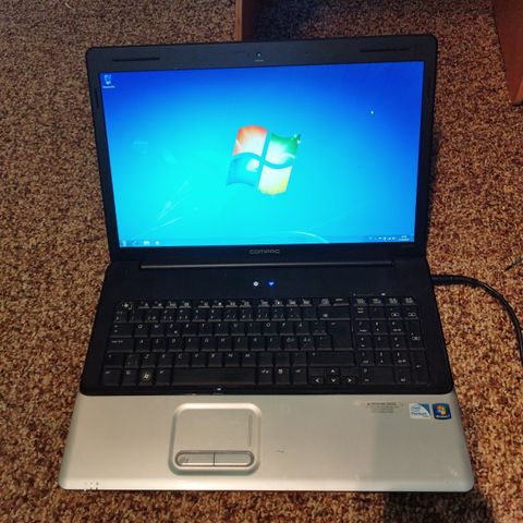 HP Compaq Laptop med Windows 7