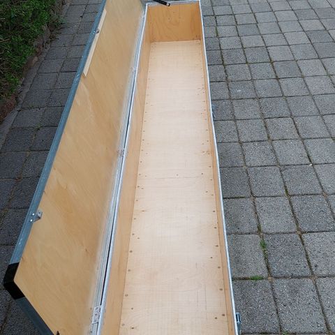 Nefab Plypak transportkasse i finèr. 256cm x 27 cm x 34cm (lang kasse)